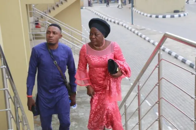 Àwọn àwòrán ẹ̀yìn ìtàgé