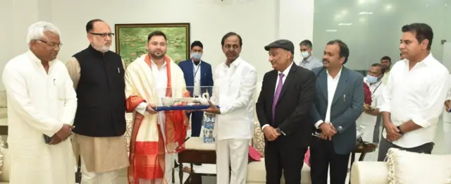 సీఎం కేసీఆర్‌, ఆర్జేడీ ముఖ్యనేత తేజస్వీ