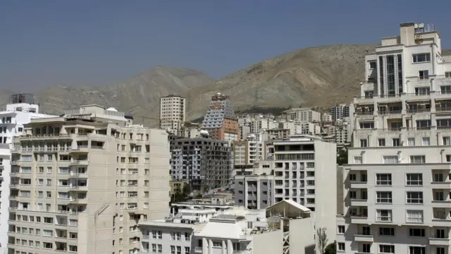 نمایی از آپارتمان‌های گران‌قیمت در شمال تهران