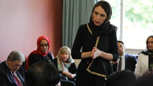 PM Jacinta Ardern bertemu dengan perwakilan komunitas muslim di Christchurch, Selandia Baru, pada 16 Maret 2019.