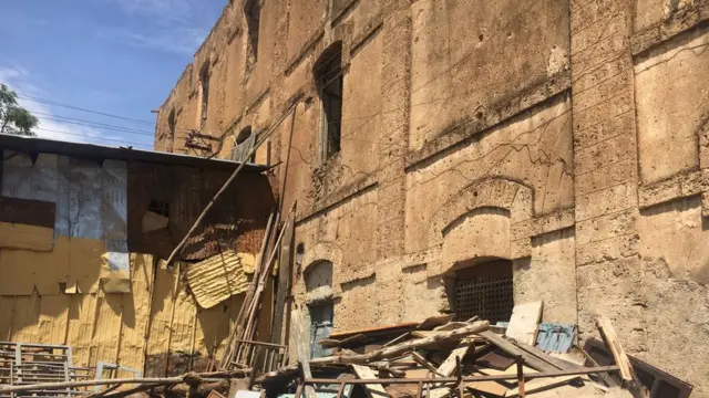 የተቃጠለ የቀድሞ የአውሮፓውያን የንግድ ቦታ