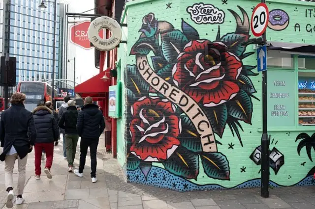 런던의 대표적 번화가 중 하나인 쇼디치(Shoreditch)