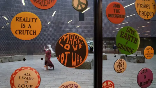 지난 4월 캘리포니아 샌프란시스코에서 열린 '사랑의 여름' 50주년 기념 전시