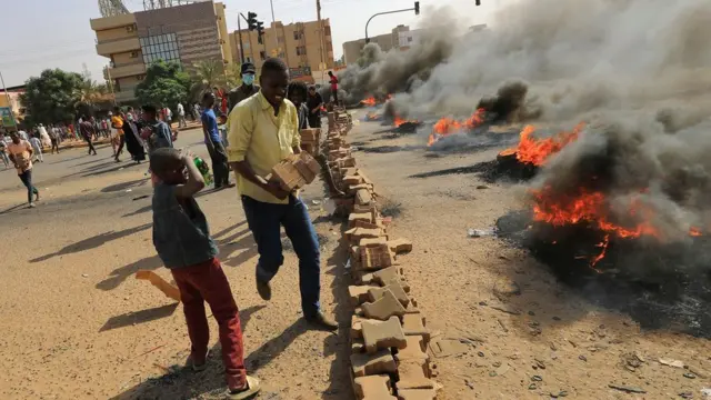 Awọn araalu ti bọ si igboro fun iwọde