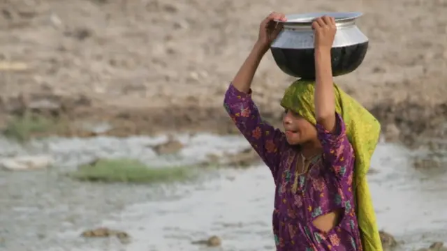 طفلة باكستانية