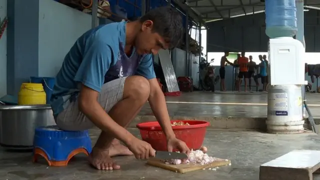 ट्रेनिंग सेंटर में नेपाली युवा