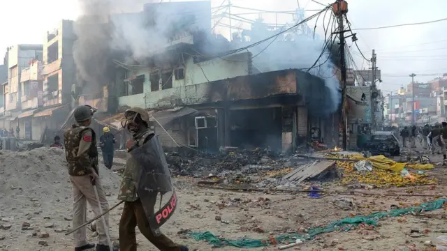 તોફાનોની તસવીર