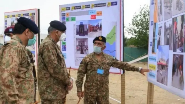 13 મેના રોજ ક્વેટામાં સેનાની તૈયારીનું નિરીક્ષણ કરતા પાક સેનાના પ્રમુખ જનરલ કમર જાવેદ બાજવા