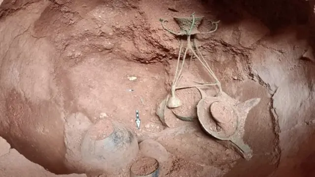 தொல்லியல் துறை