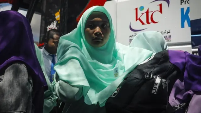 فتيات مدارس