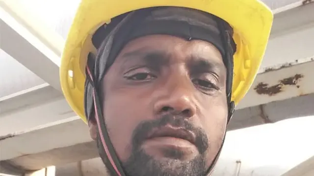 दशरती सऊदी अरब में जिस कंपनी के लिए काम कर रहे थे वहां उनके तीन लाख बकाया हैं