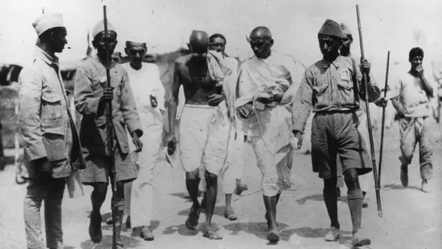 गांधी और आंबेडकर