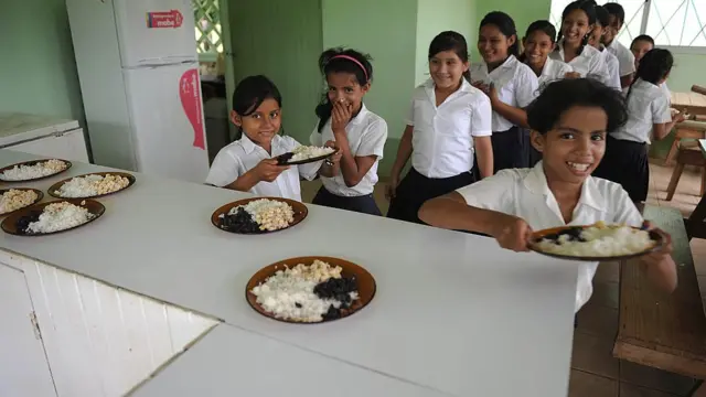 Escolares costarricenses