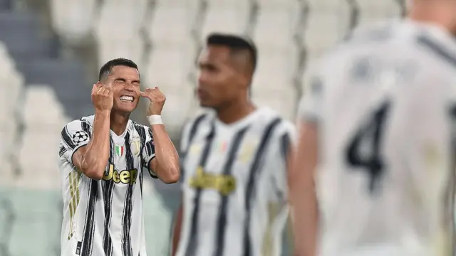 Роналду в 1/8 Лиги чемпионов