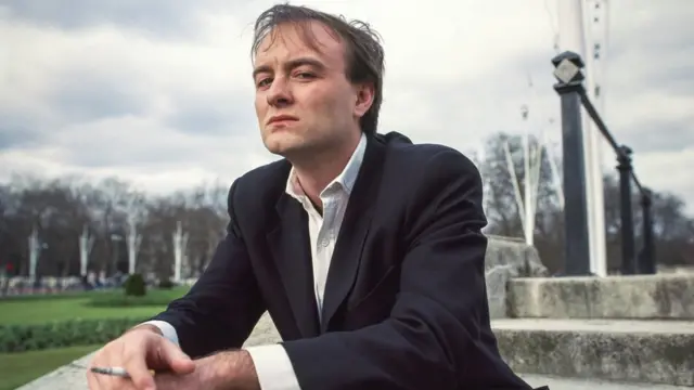 دومینیک کامینگز در سال ۲۰۰۱