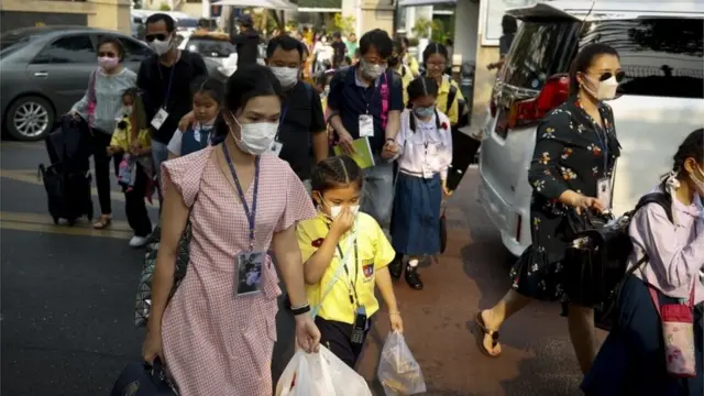 ထိုင်း၊ မီးခိုးမြူ၊ စာသင်ကျောင်း