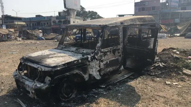 కోరెగాం భీమాలో విధ్వంసం దృశ్యం