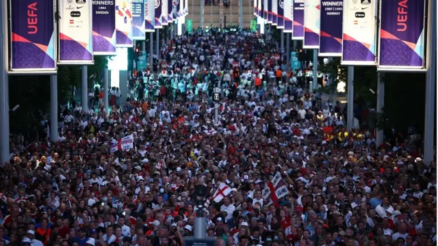 Толпа на Уэмбли