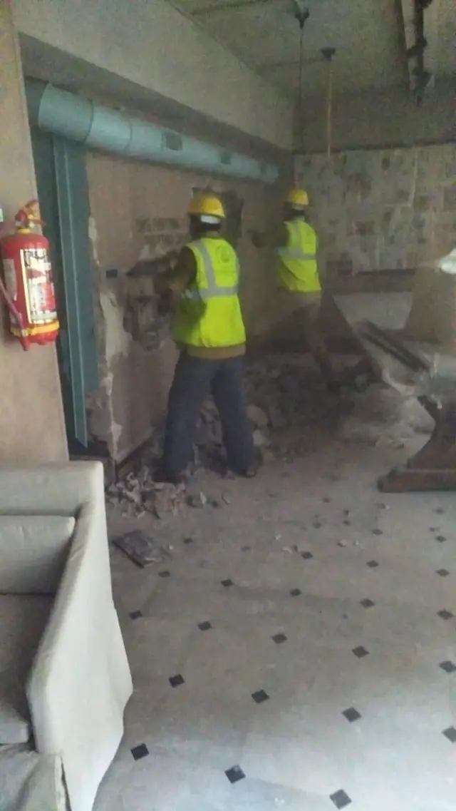 कंगनाच्या कार्यालयावर कारवाई