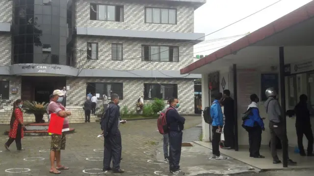 कर तिर्ने लाइन