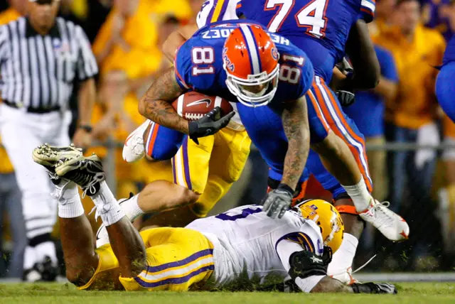 Hernández vistiendo la camiseta de los Florida Gators.