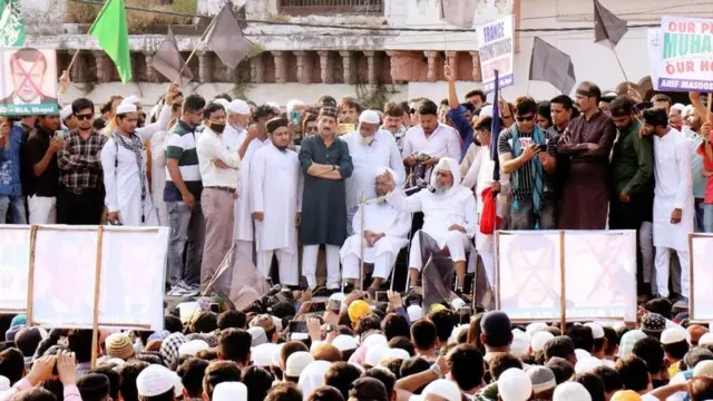 भोपाल में मैक्रों के ख़िलाफ़ प्रदर्शन