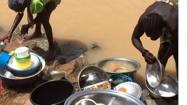 Ọmọbinrin meji to n fọ abọ leti agbara