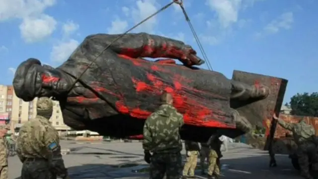 Декомунізація