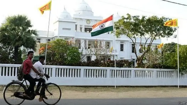 යාපනය පුස්තකාලය