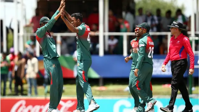 ভারতের যশভি জয়সওয়ালের উইকেট নেয়ার পর বাংলাদেশের মোহাম্মদ শরিফুল ইসলামের উল্লাস