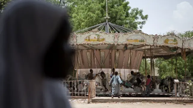 dis young girls wey don marry dey always drop out of school.