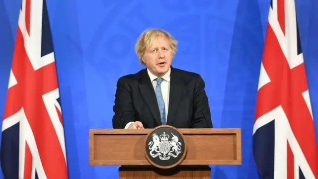 Boris Johnson faz anúncio