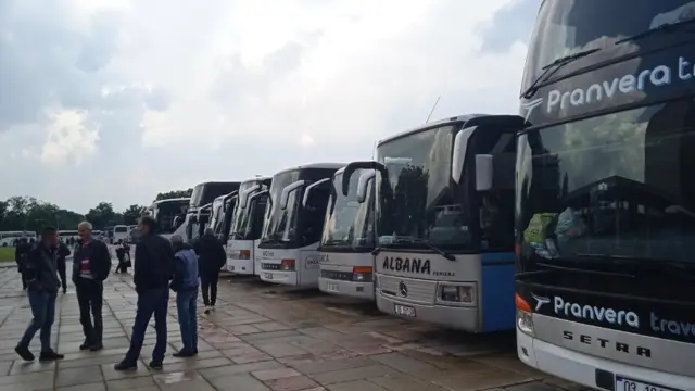 вучић, митинг СНС