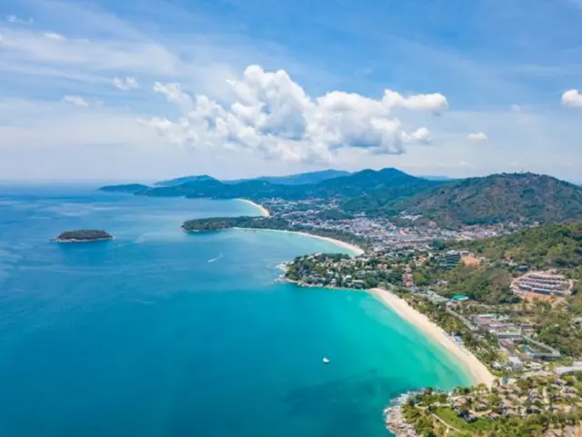Hộp cát Phuket rộn ràng đón khách ngày 1/7/2021
