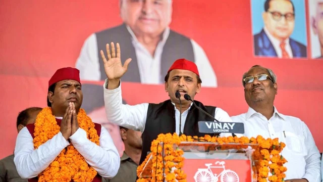 अखिलेश यादव