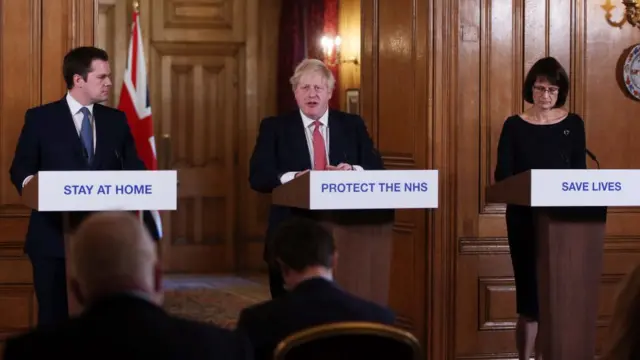 Boris Johnson na-agwa ndị ntaakụkọ okwu n'ọnwa March