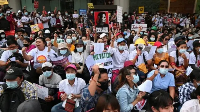 การเดินขบวนประท้วงอารยะขัดขืนของกลุ่ม