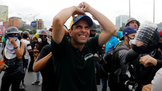 Henrique Capriles en protestas del lunes 8 de mayo.