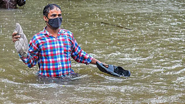 ગુજરાતમાં વાવાઝોડું