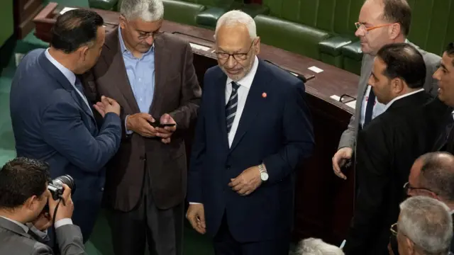 تسلّم راشد الغنوشي، رئيس حزب حركة النهضة الفائز بالانتخابات التشريعية رئاسة البرلمان التونسي في 13 نوفمبر تشرين الثاني 2019