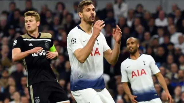 Fernandho Lliorente alikosa magoli ya wazi