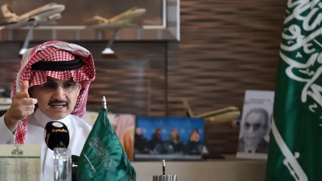 او دو سال پیش در مصاحبه مطبوعاتی اعلام کرد که بخش اعظم ثروتش را صرف امور خیریه خواهد کرد