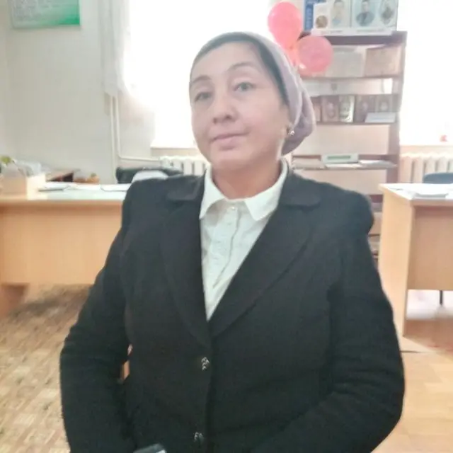 Ўқитувчи аёл