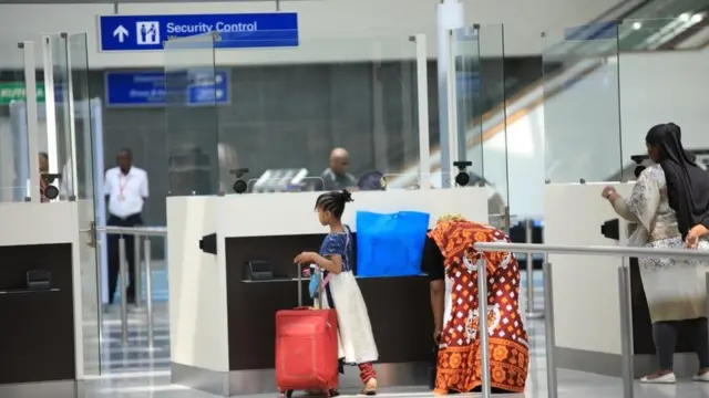 Abiria wa kimataifa wanahudumiwa