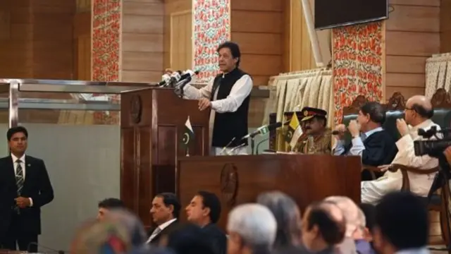 ইমরান খান।