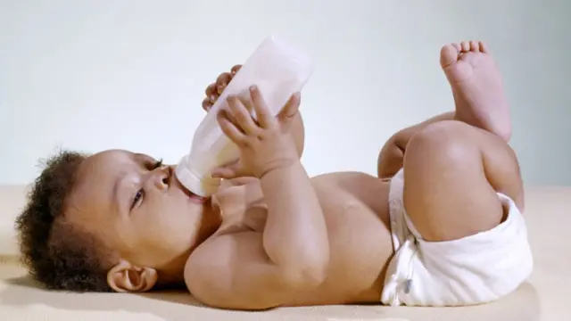 Nwa na-amị mmiri ara ehi