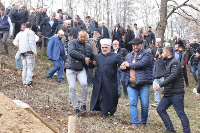 Sahrana u Zukorlićevom rodnom selu Orlje