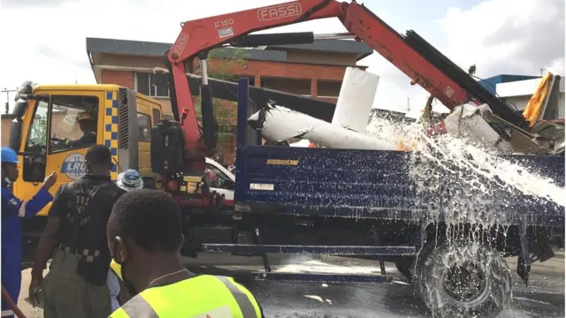 Ụgbọelu dara ada