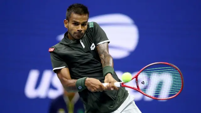 सुमित नागल, रोजर फ़ेडरर