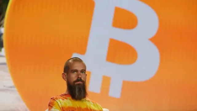 Jack Dorsey créateur, co-fondateur et président de Twitter et co-fondateur et PDG de Square prend la parole sur scène lors de la Convention Bitcoin 2021, une conférence sur les crypto-monnaies tenue au Mana Convention Center à Wynwood le 04 juin 2021 à Miami, Floride